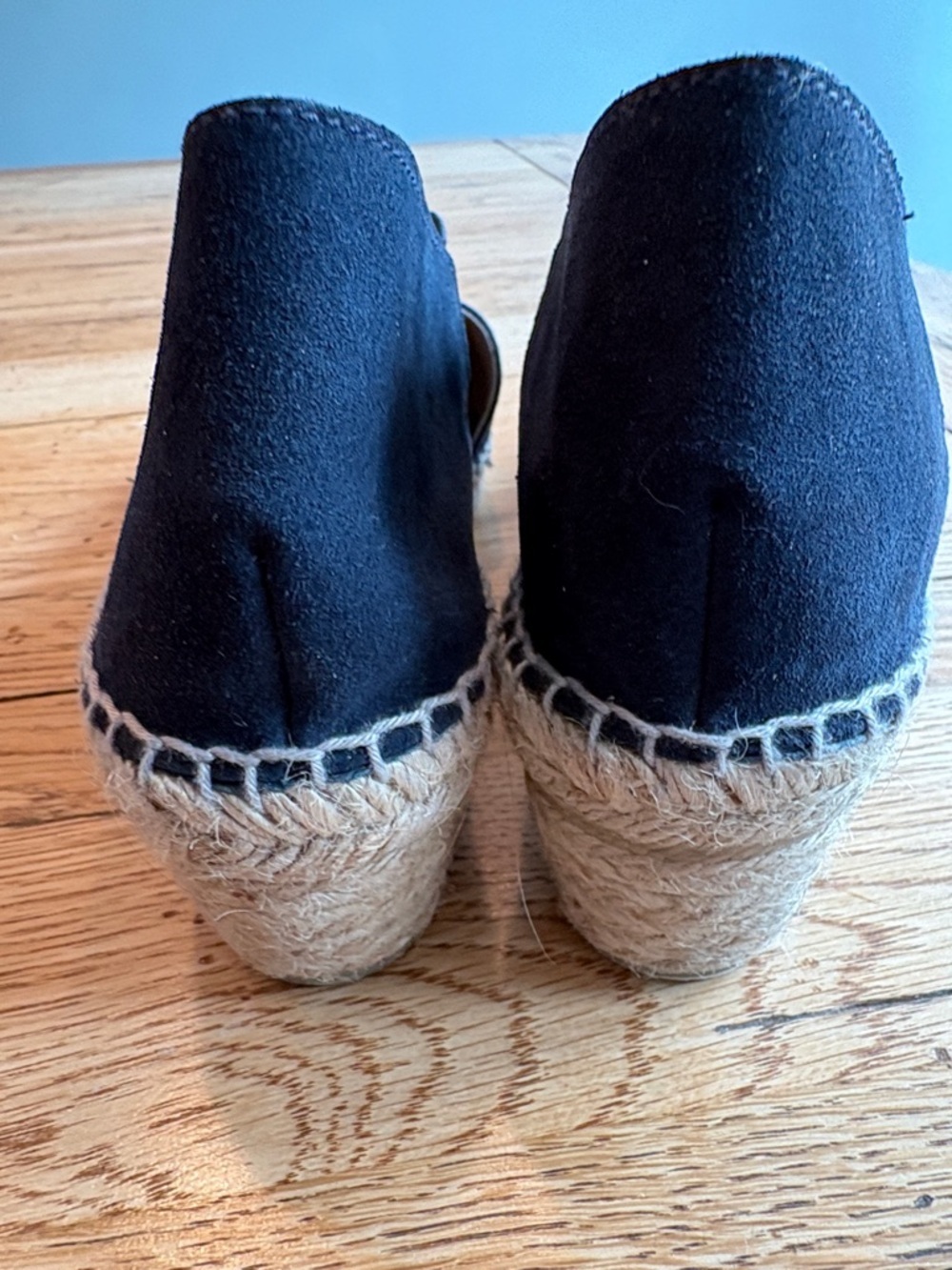 Andre Assous Wedge. Size 41 - Picture 5 of 8